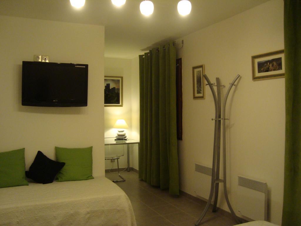 Chambres D'Hotes Les Palmiers De La Cite Carcassonne Pokój zdjęcie